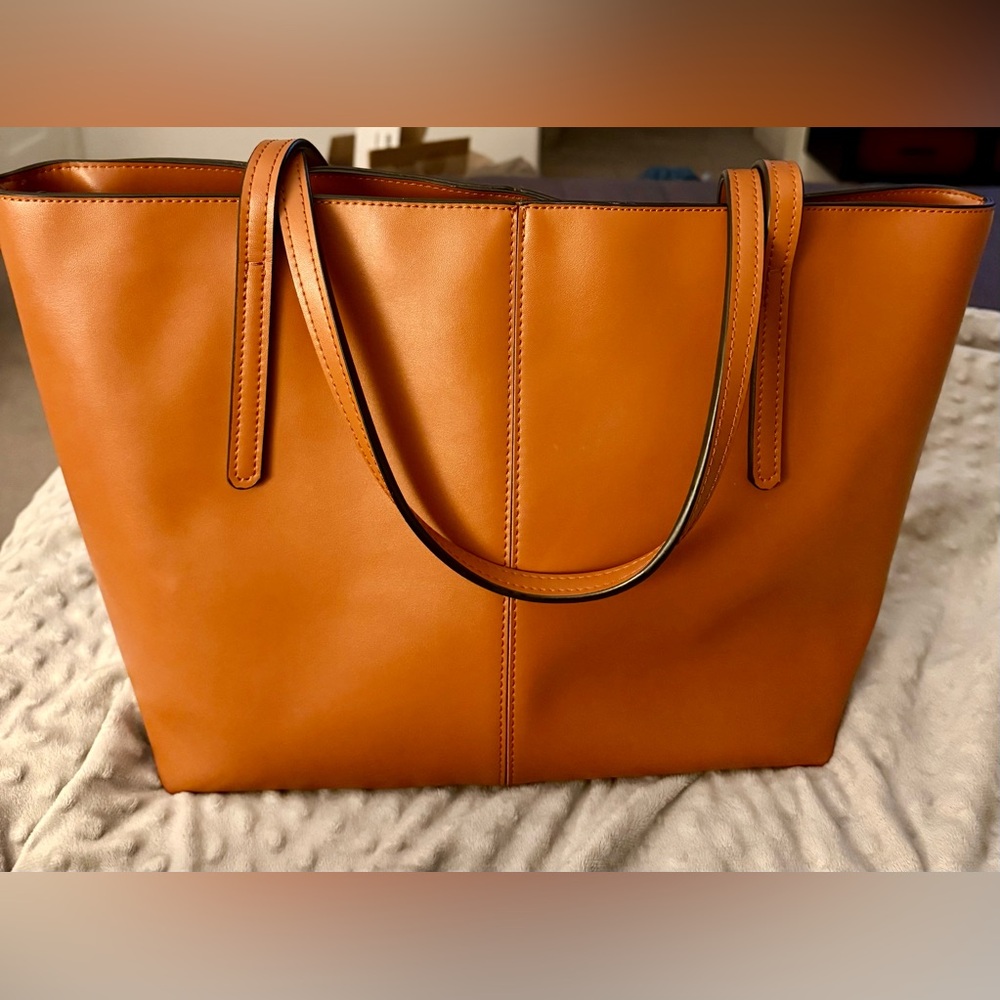 Tan tote bag